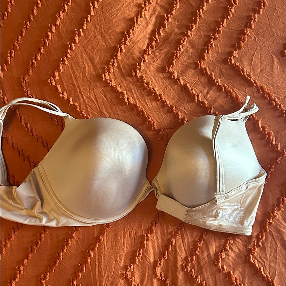 Victoria's Secret Cream underwire push-up Bra